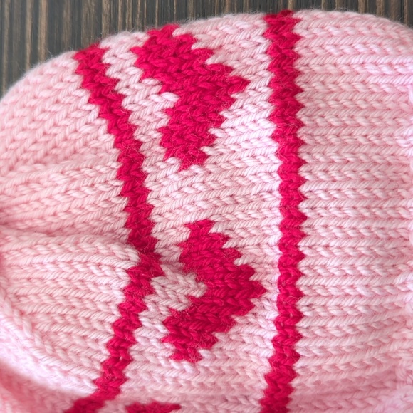 Baby knitted pink with red hearts hat - perfect for photoshoots - Picture 3 of 5